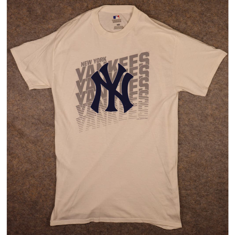 Genuine Merchandise New York Yankees Tshirt Size Medium